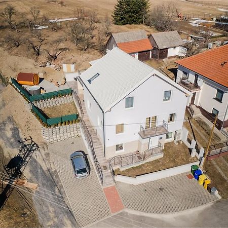 Totina Apartments Zavazna Poruba Exterior photo